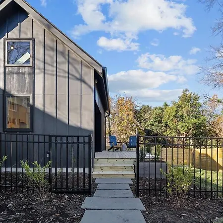 Tiny Home, Near Downtown Durham, Duke & 9Th Street!